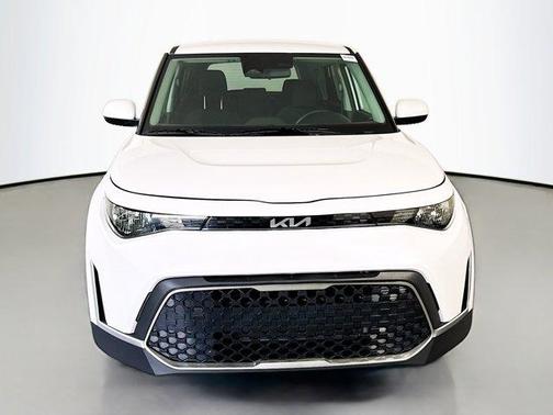 Snow White Pearl 2025 Kia Soul LX