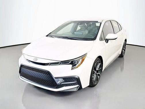 Blizzard Pearl 2020 Toyota Corolla SE