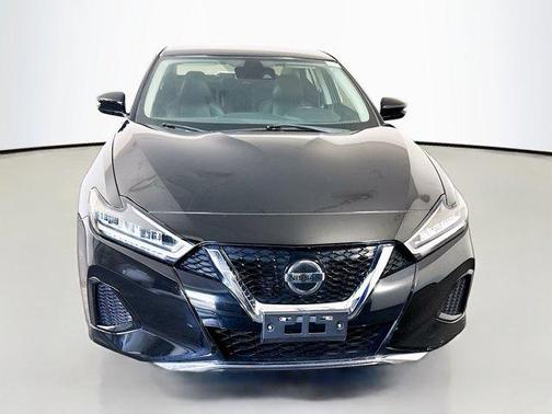 Black 2022 Nissan Maxima SV