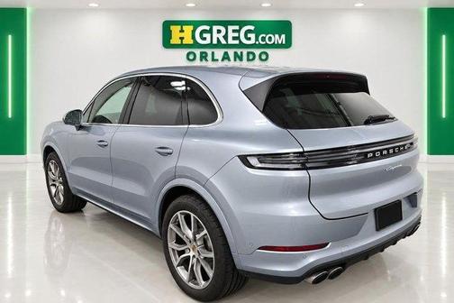 Dolomite Silver Metallic 2024 Porsche Cayenne Base