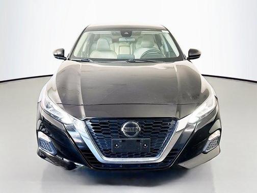 Black 2022 Nissan Altima 2.5 SV
