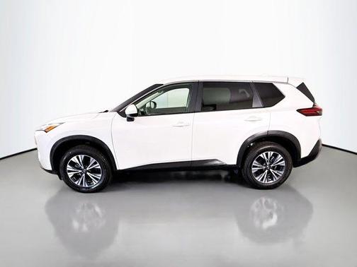 Pearl White Tri-Coat 2023 Nissan Rogue SV