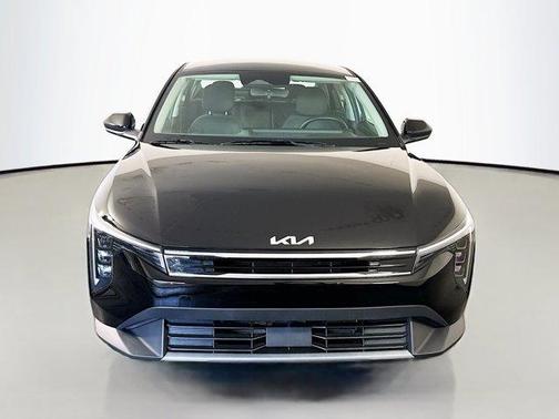 Aurora Black Pearl 2025 Kia K4 EX