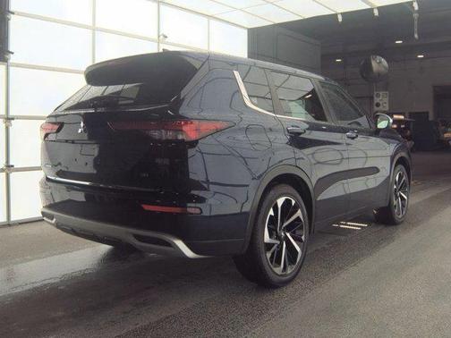 2022 Mitsubishi Outlander Black Edition