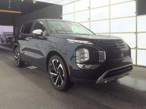 2022 Mitsubishi Outlander Black Edition