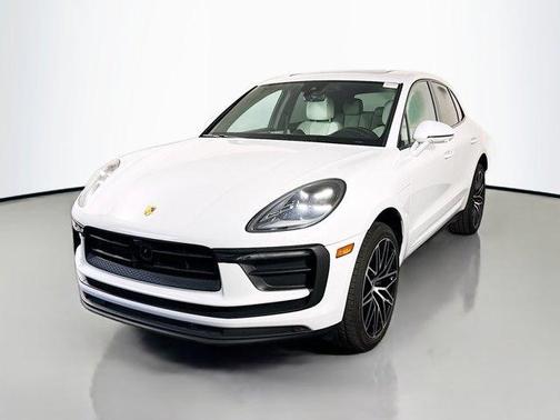 White 2023 Porsche Macan Base