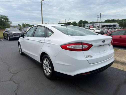 Oxford White 2016 Ford Fusion SE
