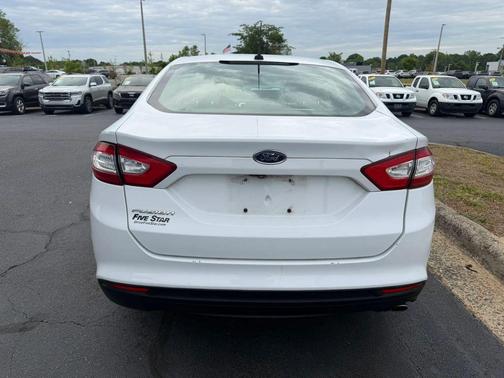 Oxford White 2016 Ford Fusion SE