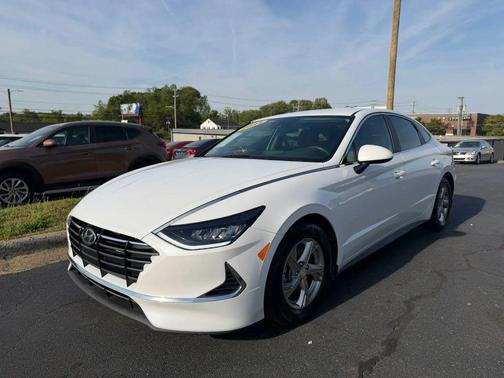 Quartz White 2021 Hyundai SONATA SE