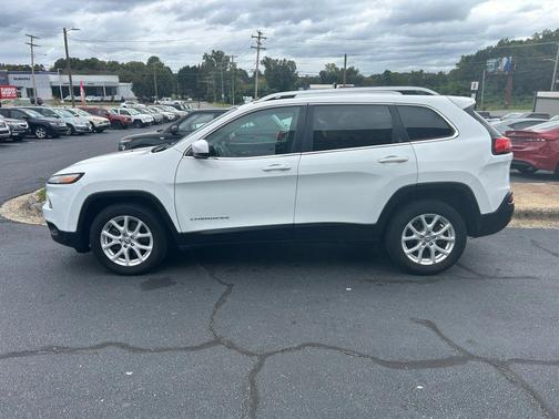 2017 Jeep Cherokee Sport