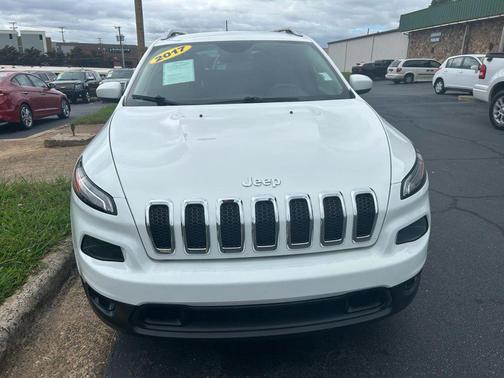 2017 Jeep Cherokee Sport