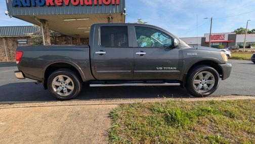 2010 Nissan Titan SE