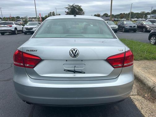 2014 Volkswagen Passat 1.8T S