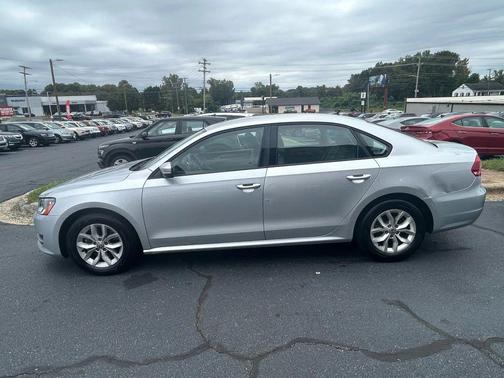 2014 Volkswagen Passat 1.8T S
