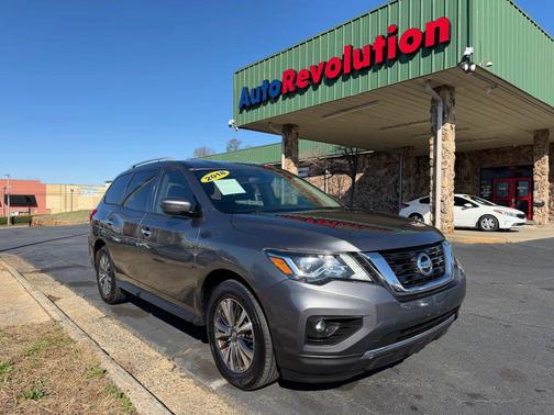 2018 Nissan Pathfinder SV