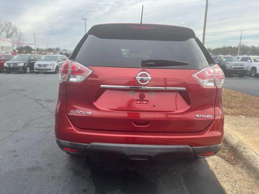 2016 Nissan Rogue SV