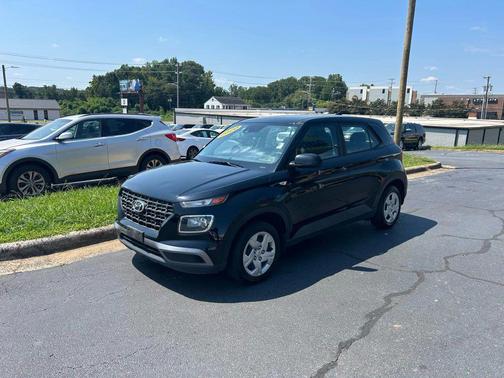 2020 Hyundai VENUE SE