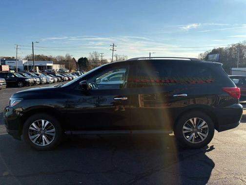 2020 Nissan Pathfinder SL 2WD