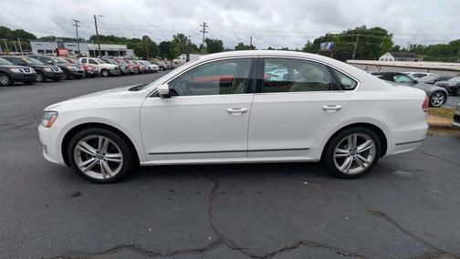 Candy White 2014 Volkswagen Passat 2.0L TDI DSG SEL Premium