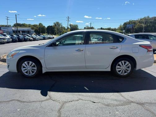 White 2015 Nissan Altima 2.5 S