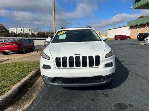 2016 Jeep Cherokee Sport