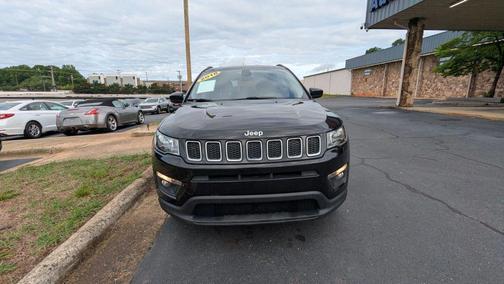 Diamond Black Crystal Pearlcoat 2018 Jeep Compass Latitude