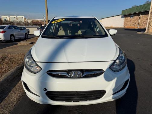 2013 Hyundai Accent SE