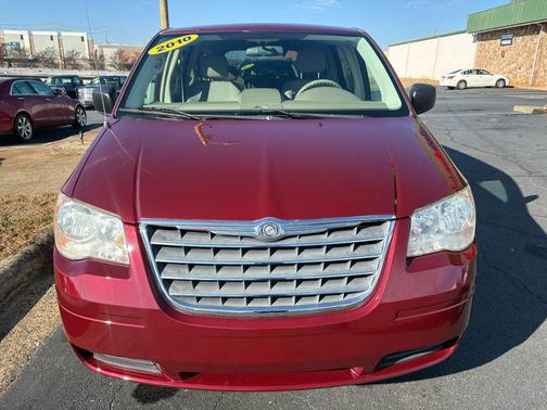 2010 Chrysler Town & Country New LX