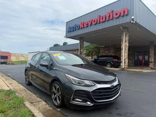 Gray 2019 Chevrolet Cruze LT