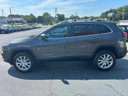 2014 Jeep Cherokee Sport