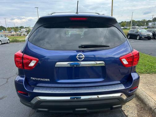 2017 Nissan Pathfinder S
