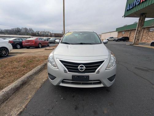 2016 Nissan Versa 1.6 SV