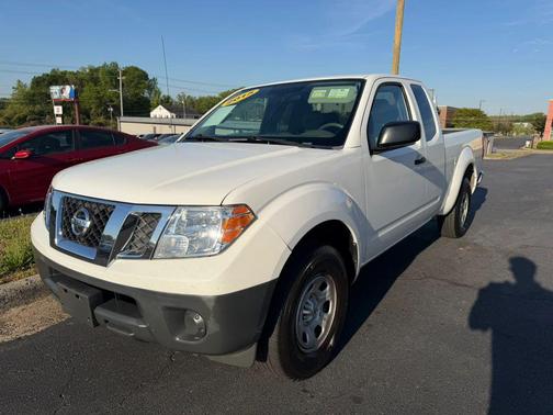 Glacier White 2015 Nissan Frontier S