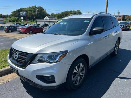 2018 Nissan Pathfinder SV