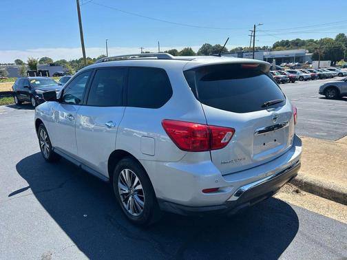 2018 Nissan Pathfinder SV