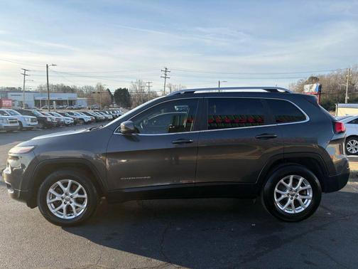 2016 Jeep Cherokee Sport