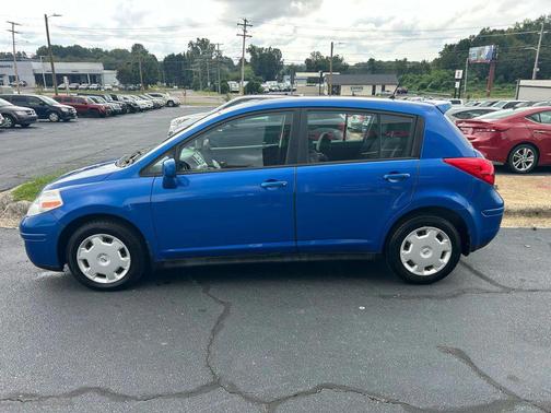 2009 Nissan Versa 1.8 S