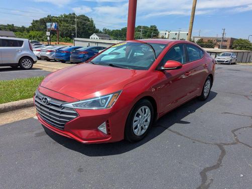 2019 Hyundai ELANTRA SE