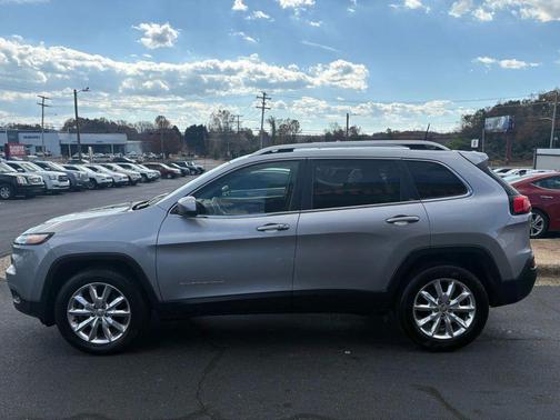 2017 Jeep Cherokee Sport