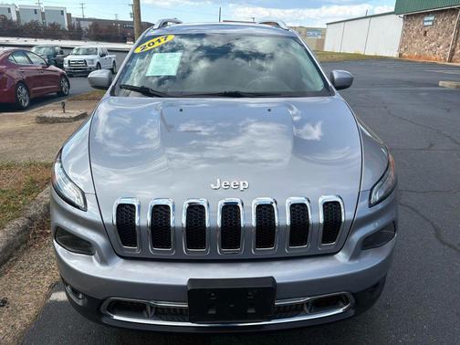 2017 Jeep Cherokee Sport