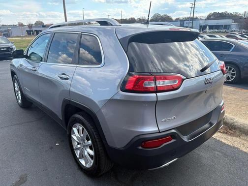 2017 Jeep Cherokee Sport