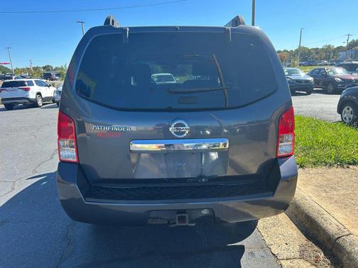 2011 Nissan Pathfinder S