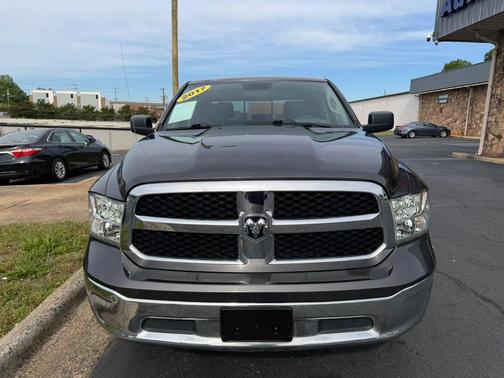 Granite Crystal Metallic Clearcoat 2017 RAM 1500 SLT