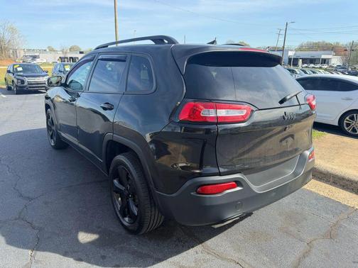2016 Jeep Cherokee Sport