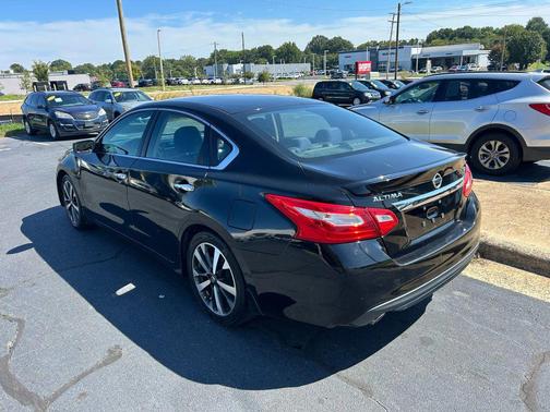 2016 Nissan Altima 2.5 SR
