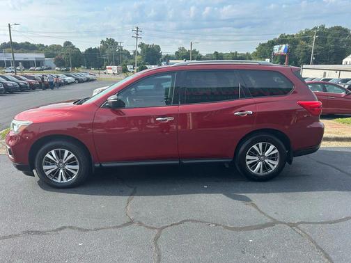 2018 Nissan Pathfinder S