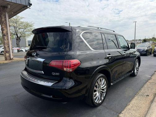 2016 INFINITI QX80 Base