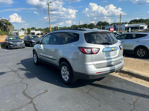 2017 Chevrolet Traverse LS