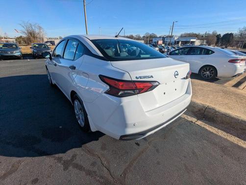 2020 Nissan Versa 1.6 S