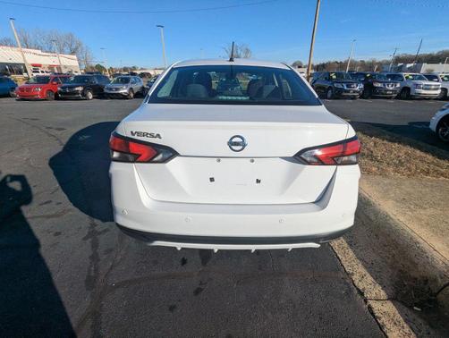 2020 Nissan Versa 1.6 S